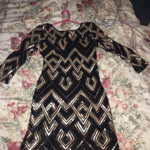 Formal dresses - Picture 6 of 6